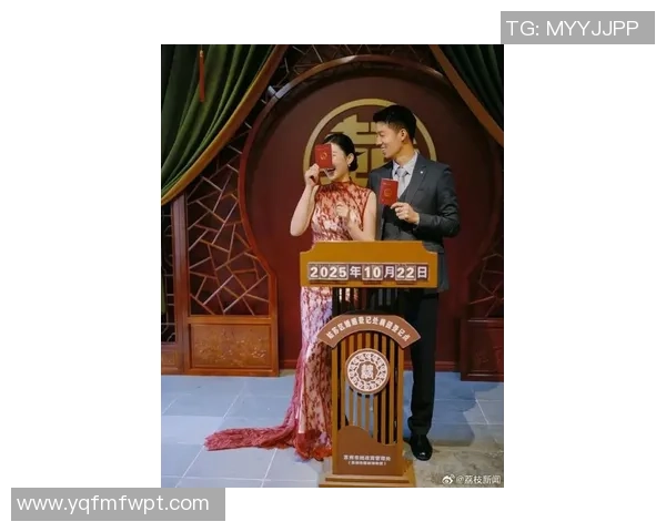 苏超淮安队主教练董松官宣结婚 曾因神似撒贝宁走红网络 苏超淮安队主教练董松官宣结婚 曾因神似撒贝宁走红网络